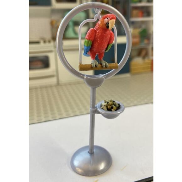 New MGA Miniverse Make it Mini Animals Series 1 - **PARROT** - Picture 1 of 6